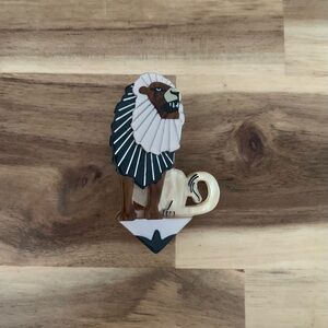 Erstwilder Golden Pride Brooch lion animal Pin NWOT